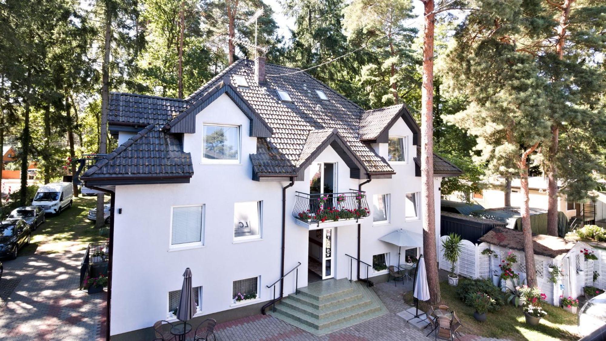 Lc Pokoje & Apartamenty Pobierowo Exterior photo