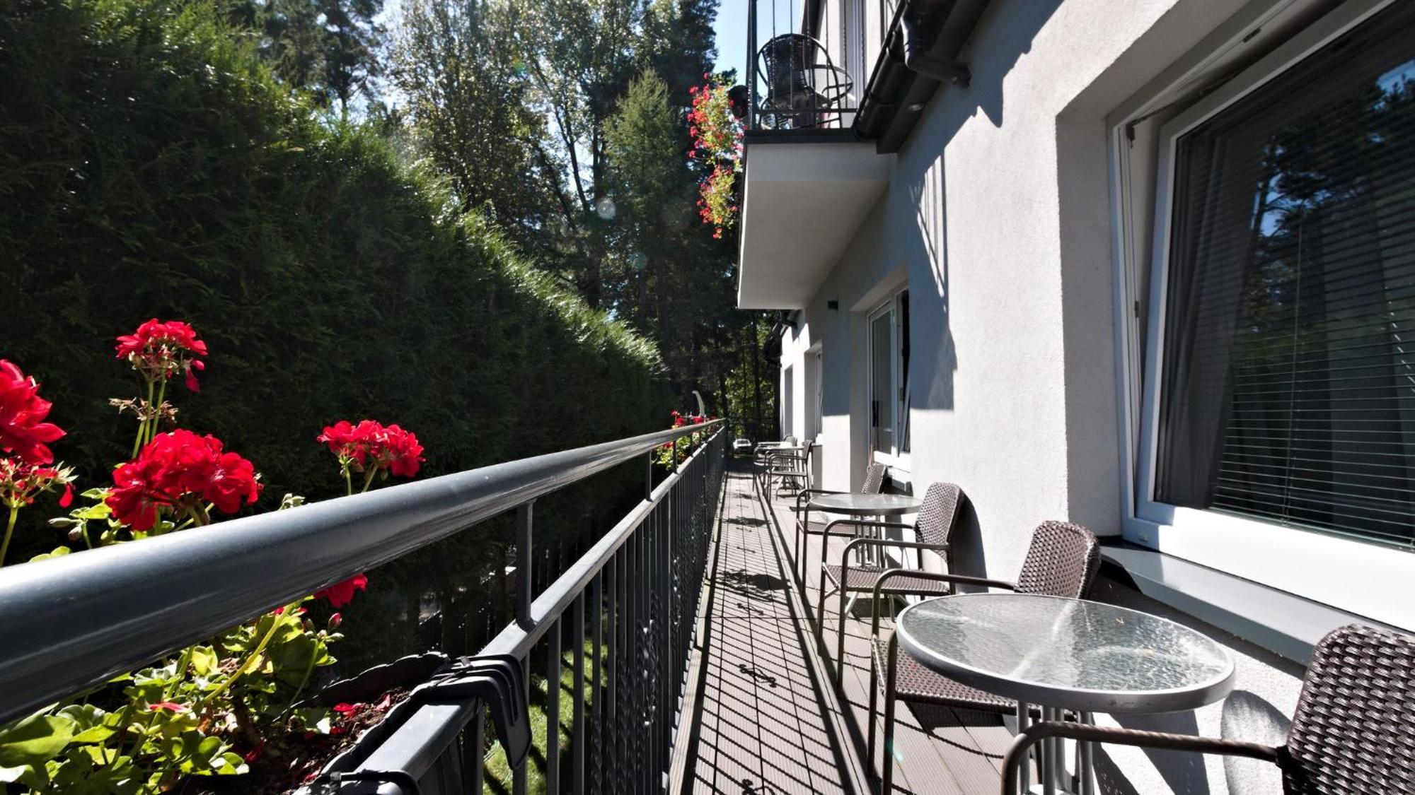 Lc Pokoje & Apartamenty Pobierowo Exterior photo